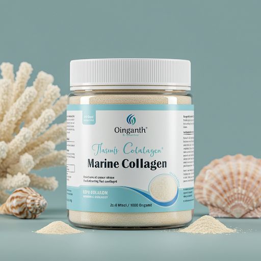 Imaginează-ți un borcan elegant din sticlă, cu un design minimalist, ce emană puritate și rafinament. Eticheta, în nuanțe subtile de albastru deschis și alb, sugerează legătura cu oceanul. În interior, o pulbere fină, de un alb-ivoriu delicat, se aseamănă cu perlele marine. Aceasta este colagenul marin hidrolizat, ingredientul prețios ce promite tinerețe și vitalitate. Fundalul imaginii este estompat, lăsând să se întrezărească elemente naturale, precum scoici și corali, subliniind originea marină a produsului. Lumina caldă și naturală evidențiază textura fină a pudrei, conferindu-i o aură de lux și autenticitate. Această imagine te invită să descoperi secretul frumuseții naturale și al sănătății articulațiilor, oferindu-ți o experiență vizuală ce inspiră încredere și armonie.